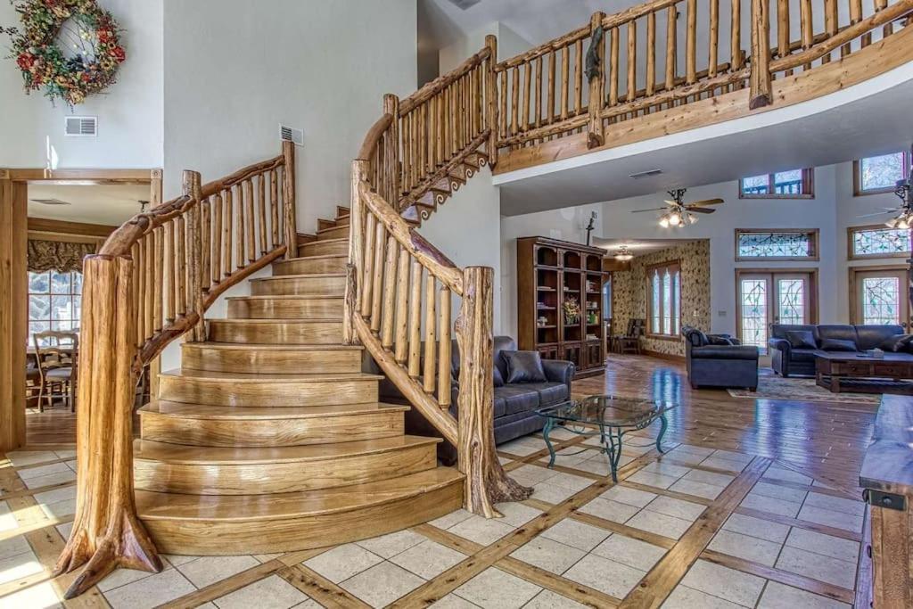 Mountain Bliss: Estate W/ Views~Firepit~Hot Tub~Gburg 5Min~3 Pools Villa Gatlinburg Exterior foto
