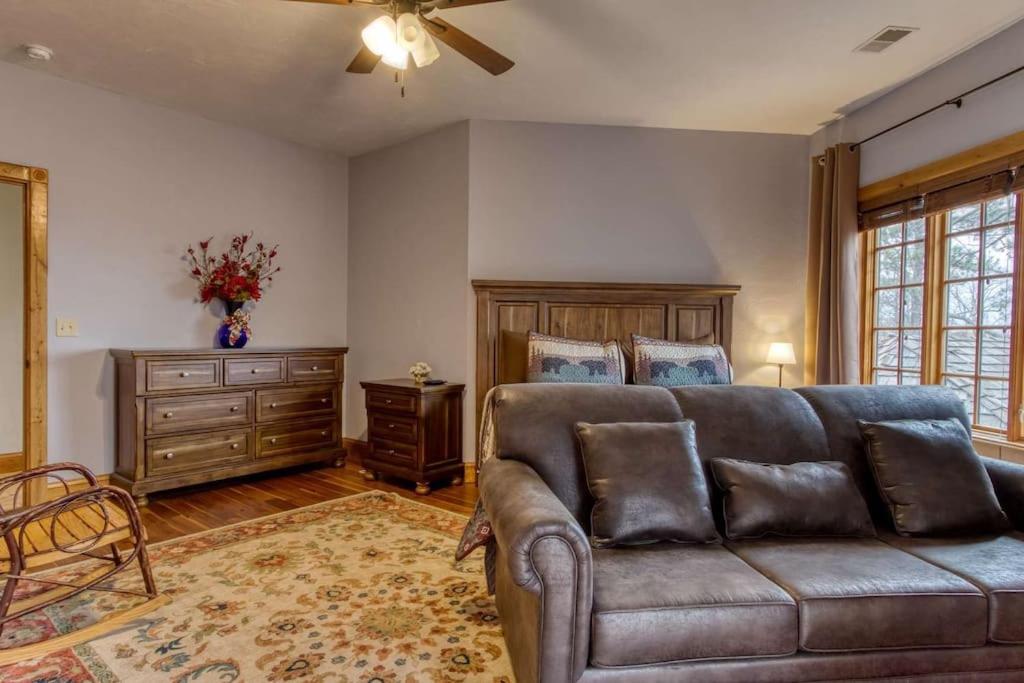 Mountain Bliss: Estate W/ Views~Firepit~Hot Tub~Gburg 5Min~3 Pools Villa Gatlinburg Exterior foto