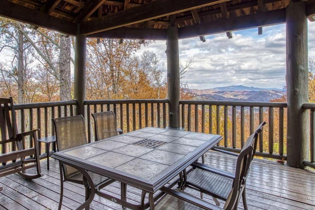 Mountain Bliss: Estate W/ Views~Firepit~Hot Tub~Gburg 5Min~3 Pools Villa Gatlinburg Exterior foto