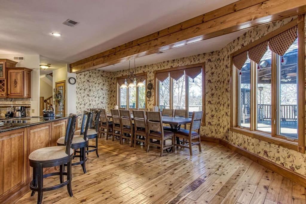 Mountain Bliss: Estate W/ Views~Firepit~Hot Tub~Gburg 5Min~3 Pools Villa Gatlinburg Exterior foto