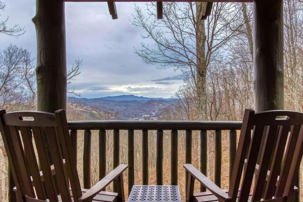 Mountain Bliss: Estate W/ Views~Firepit~Hot Tub~Gburg 5Min~3 Pools Villa Gatlinburg Exterior foto