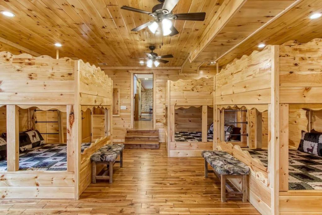 Mountain Bliss: Estate W/ Views~Firepit~Hot Tub~Gburg 5Min~3 Pools Villa Gatlinburg Exterior foto