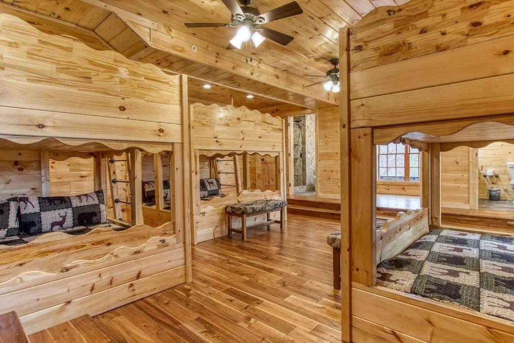 Mountain Bliss: Estate W/ Views~Firepit~Hot Tub~Gburg 5Min~3 Pools Villa Gatlinburg Exterior foto