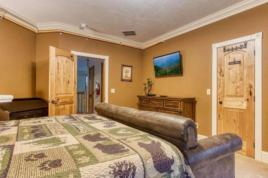 Mountain Bliss: Estate W/ Views~Firepit~Hot Tub~Gburg 5Min~3 Pools Villa Gatlinburg Exterior foto